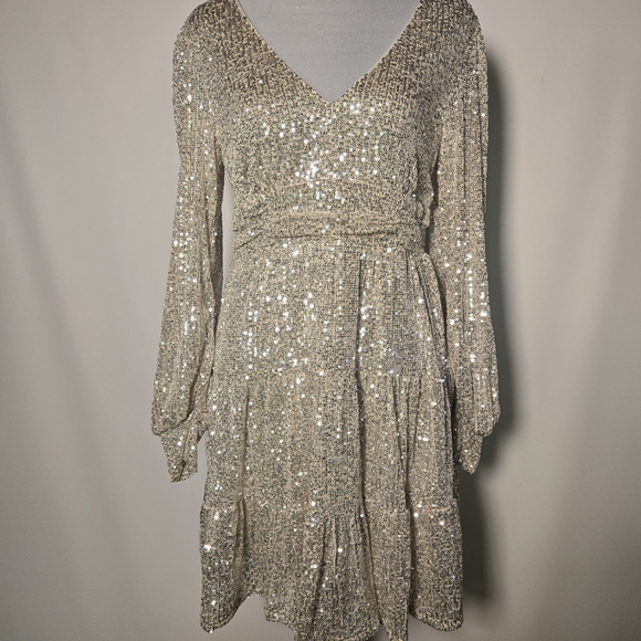 Hem & Thread Sequin Cocktail Dress Champagne Gold Long Sleeve Small NWT Party - Picture 2 of 8
